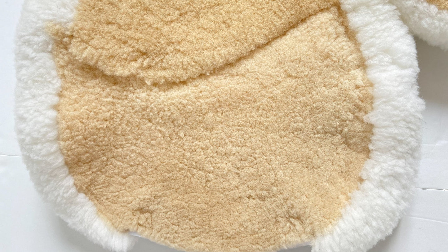 Fleeceworks Sheepskin Hunter Pad - White - Large (17")