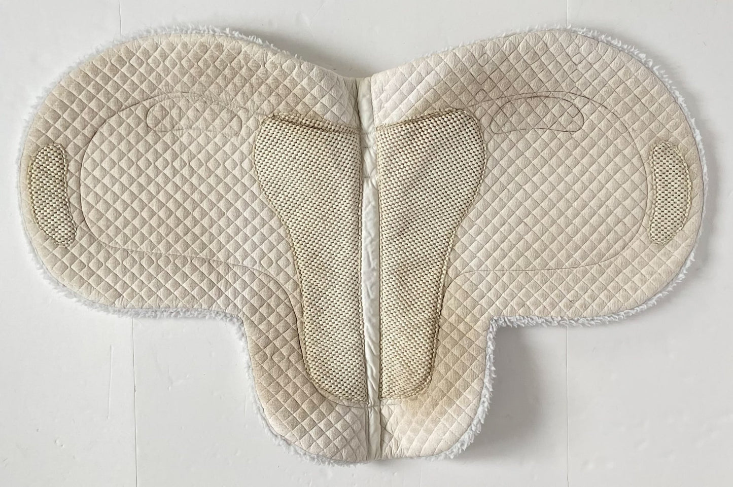 Wilker's Olympic Gripper Shaped Pad - White - 16.5" - 17.5"