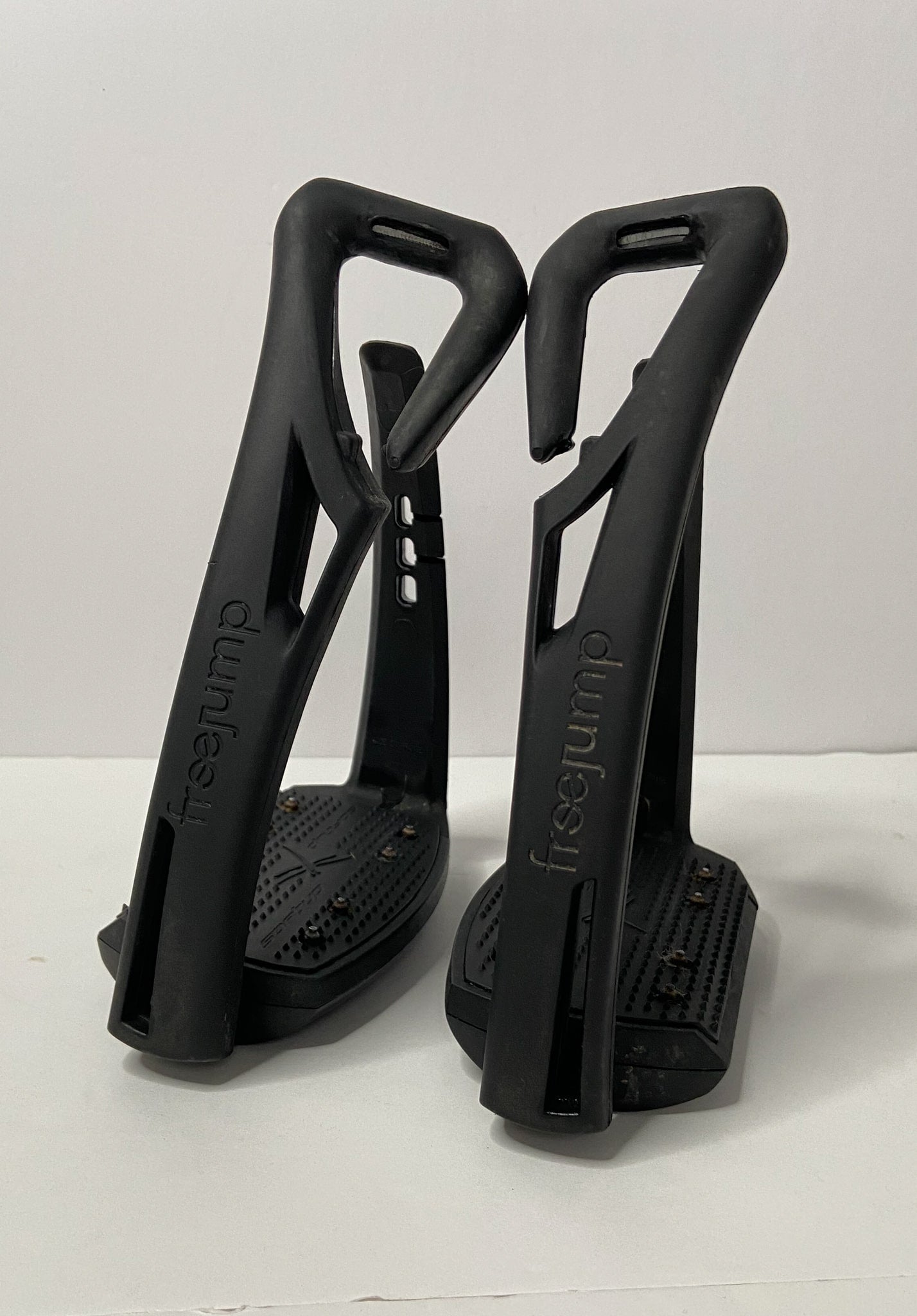 Free Jump Soft Up Pro Stirrups - Black - 4.75"