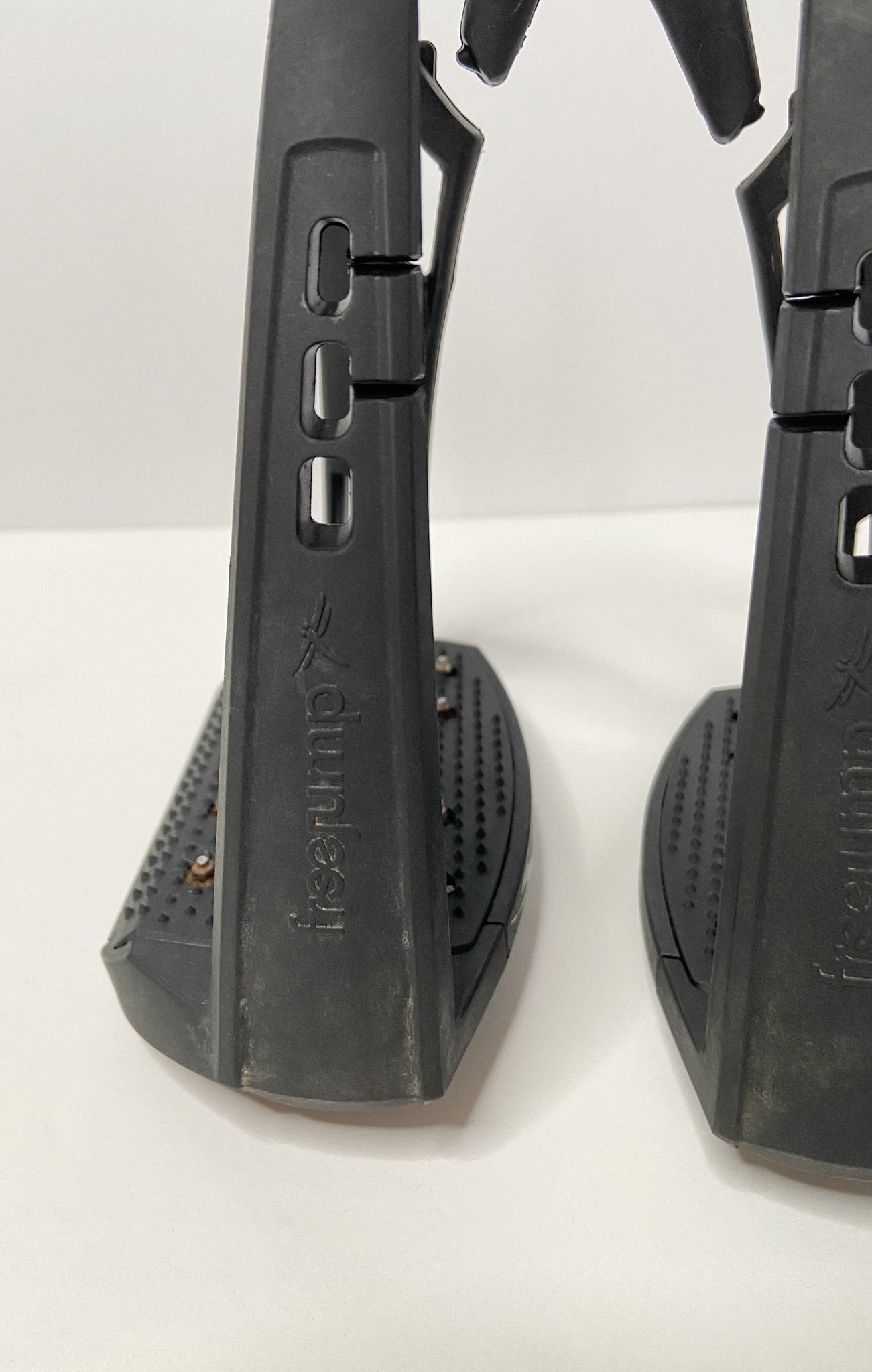 Free Jump Soft Up Pro Stirrups - Black - 4.75"
