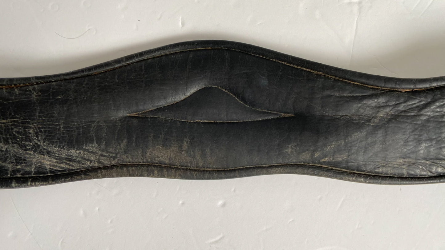 Leather Shaped Dressage Girth - Black - 32"