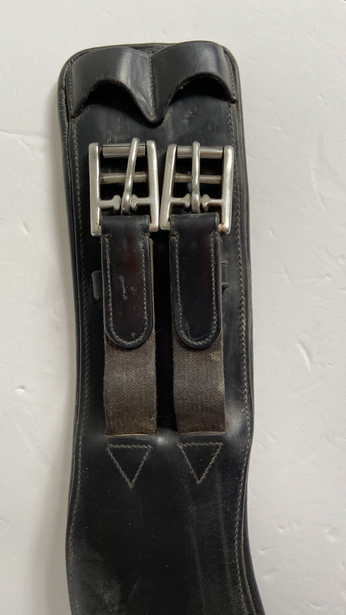 Leather Shaped Dressage Girth - Black - 32"