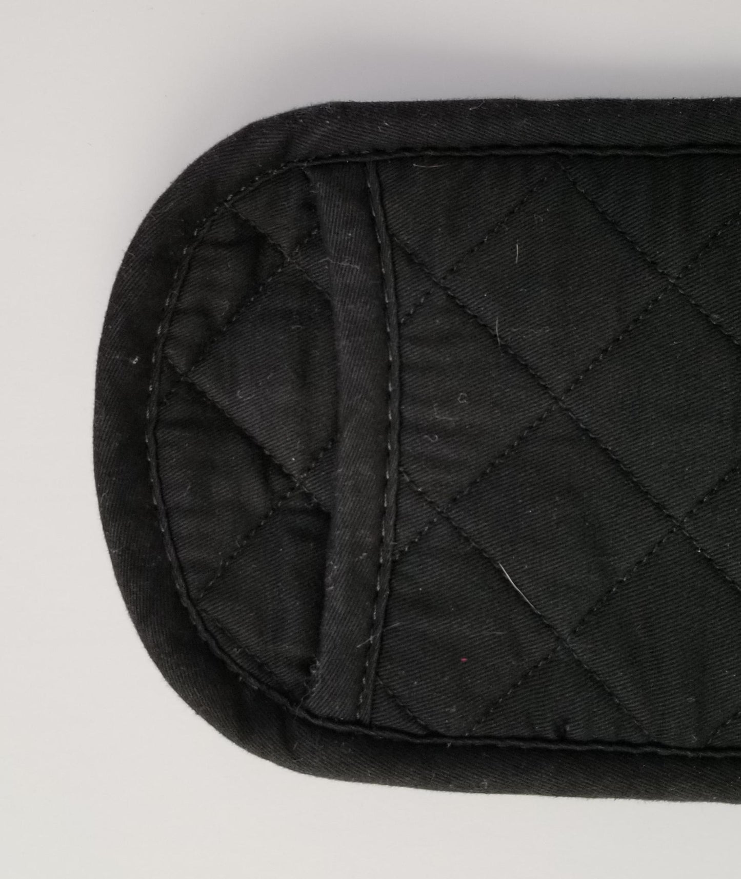 Shedrow Quilted Girth Cover - Black - 40"