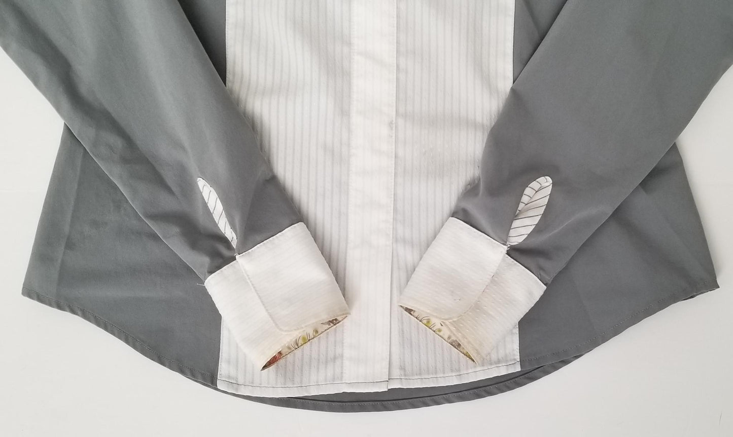 RJ Classics Prestige Collection Show Shirt - Grey & White - Women's Small