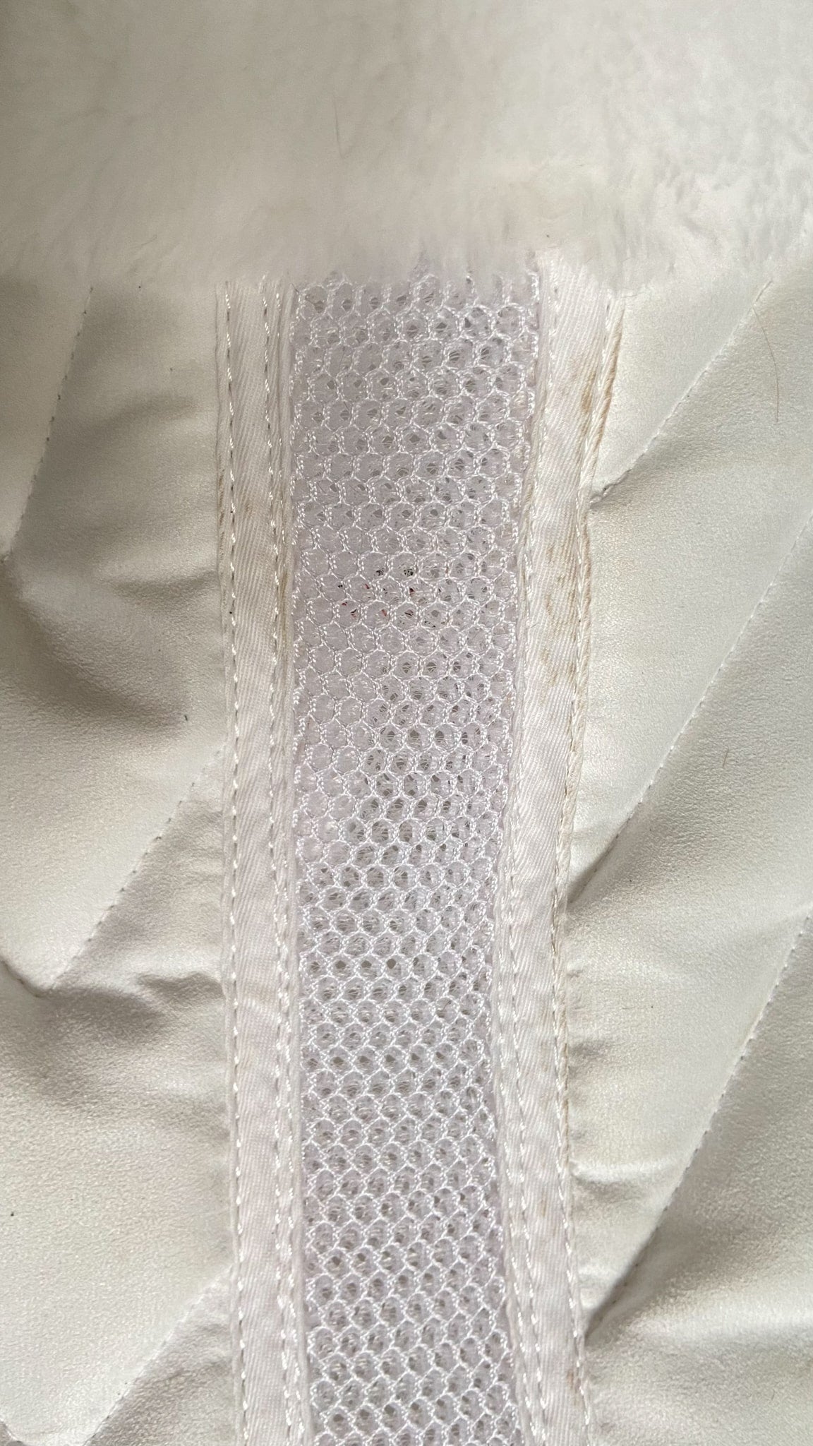 Shedrow Synthetic Suede Half Pad - White - Full