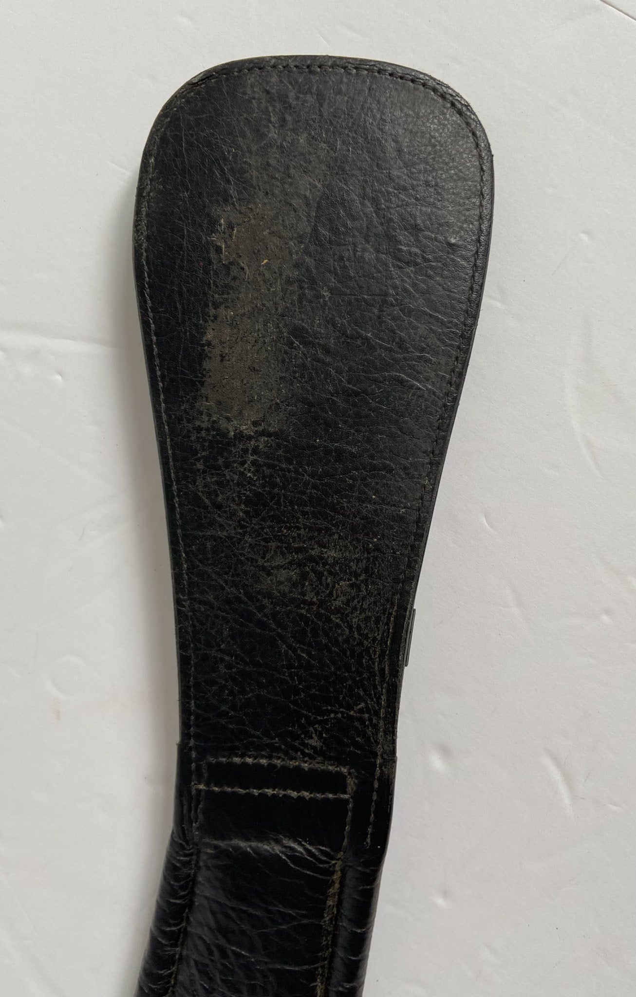 Leather Shaped Dressage Girth - Black - 32"