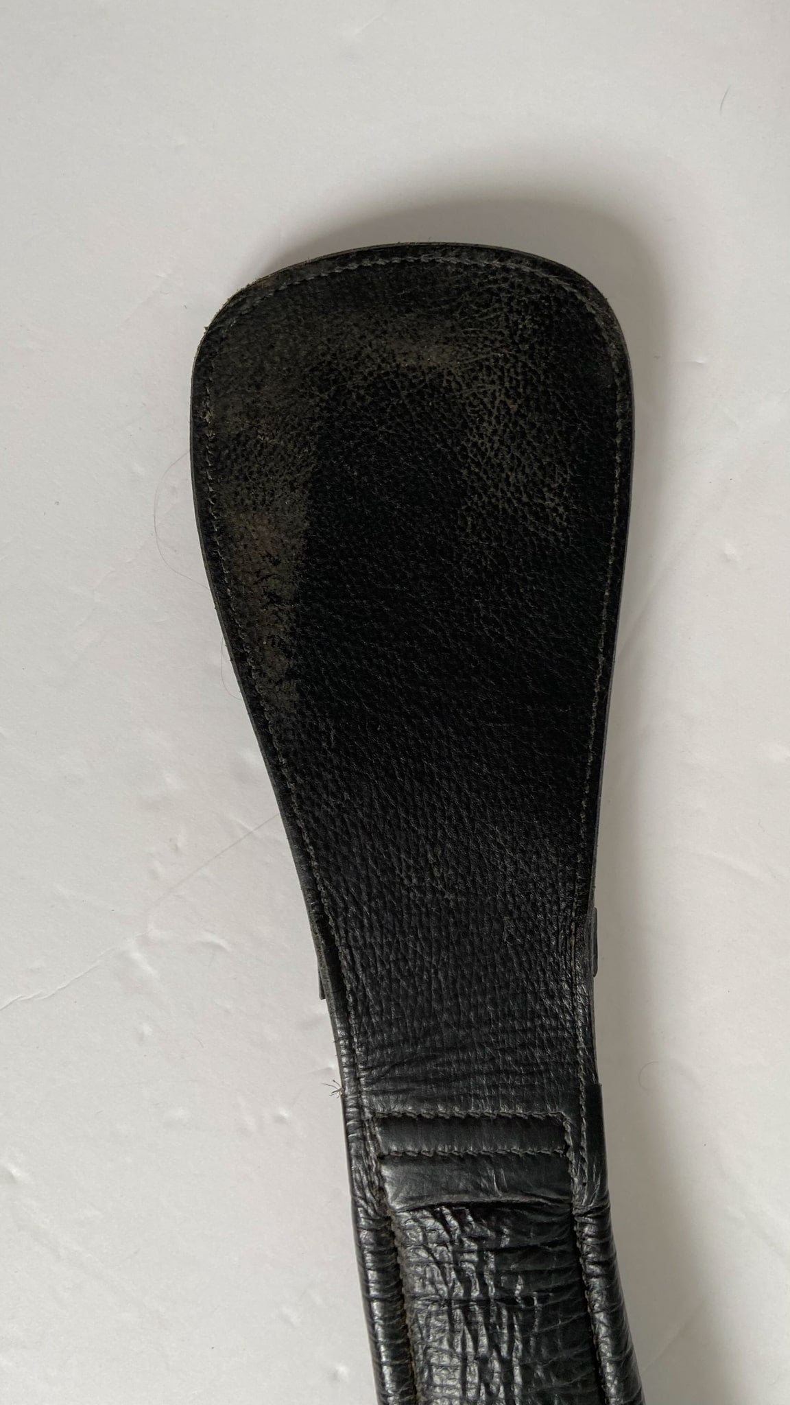 Leather Shaped Dressage Girth - Black - 32"