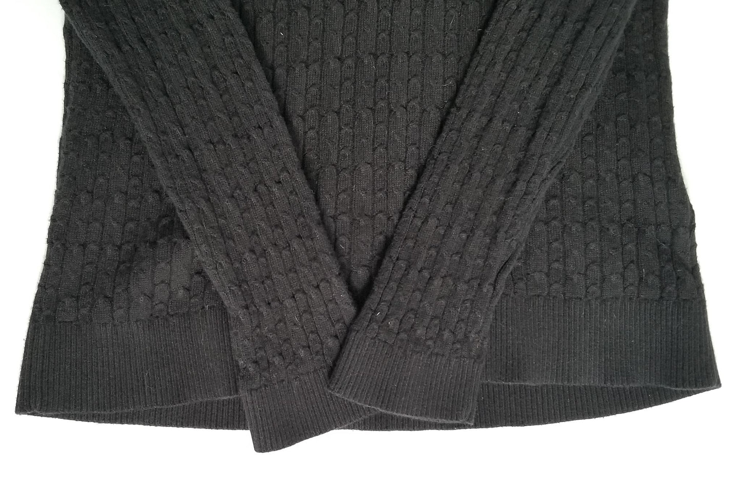 Tommy Hilfiger V Neck Cable Knit Sweater - Black - Medium